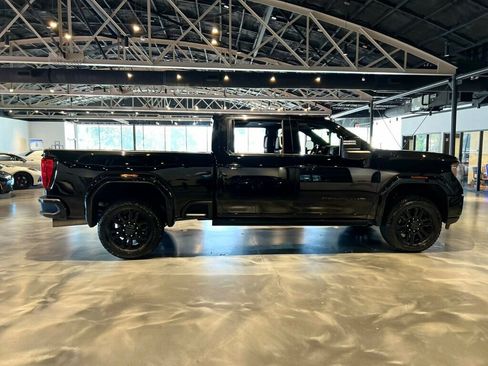 Used 2023 GMC Sierra 2500 Denali w/ Denali Black Diamond Edition image 6