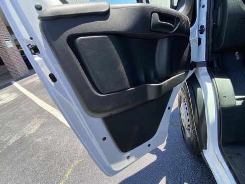 Used 2025 RAM ProMaster 2500 w/ Convenience Group FWD image 20