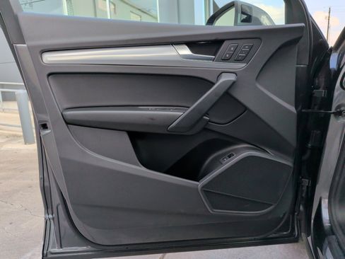 Certified 2025 Audi Q5 2.0T Premium w/ Convenience Plus Package image 14