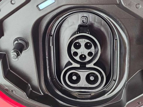 Used 2024 MINI Cooper SE image 13