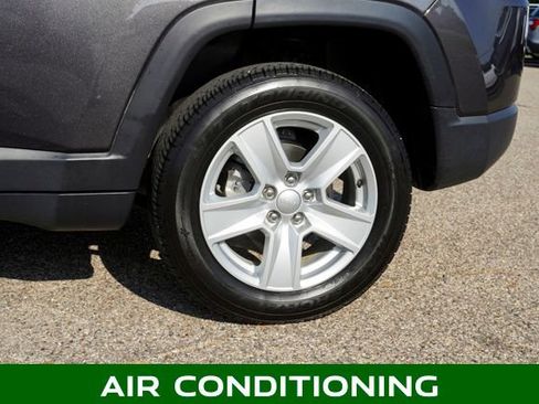 Used 2022 Jeep Compass Latitude image 6