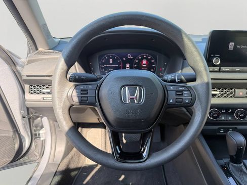 Used 2023 Honda Accord EX image 12