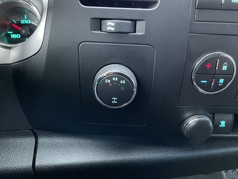 Used 2009 Chevrolet Silverado 2500 LT w/ Exterior Plus Package image 23