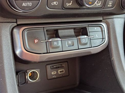 Used 2022 GMC Acadia AT4 w/ Technology Package image 33