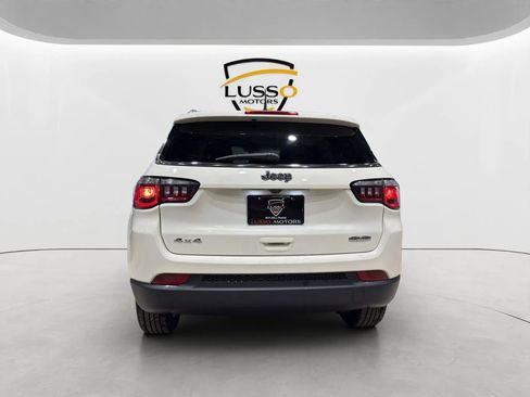 Used 2019 Jeep Compass Latitude image 4