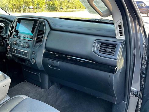 Used 2024 Nissan Titan SV w/ Accessory Utility Package image 33
