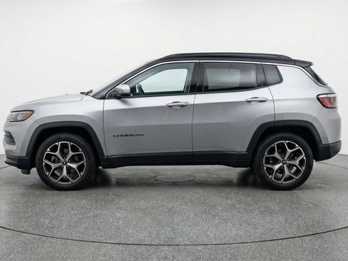 Used 2025 Jeep Compass Limited image 5