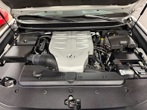 Used 2016 Lexus GX 460 image 32