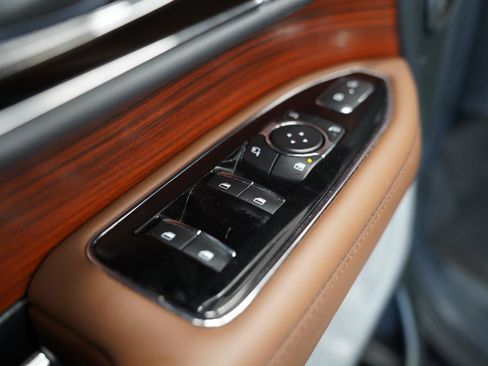 Used 2024 Lincoln Navigator L Reserve AWD/4WD image 27