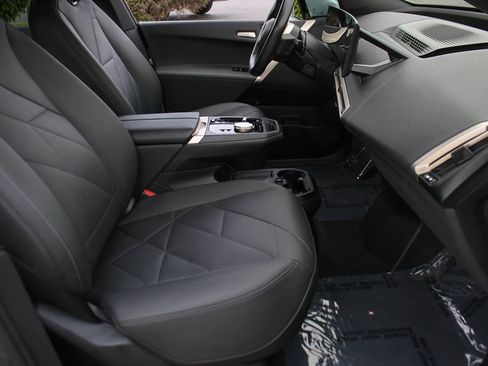 Used 2024 BMW iX xDrive50 w/ Premium Package AWD/4WD image 20