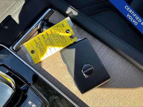 Used 2025 Volvo XC90 B6 Plus image 13