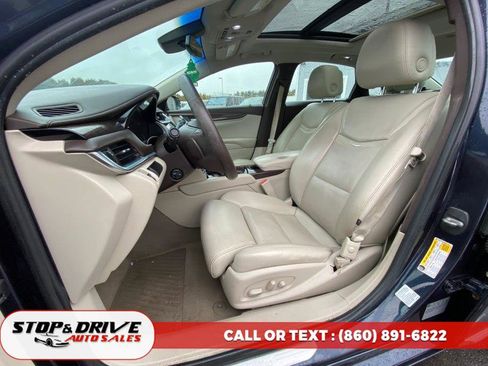 Used 2014 Cadillac XTS Luxury w/ Driver Awareness Package image 17