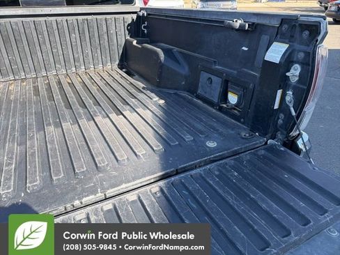 Used 2022 Toyota Tacoma TRD Off-Road AWD/4WD image 14