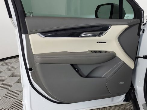 Used 2021 Cadillac XT6 Premium Luxury image 20