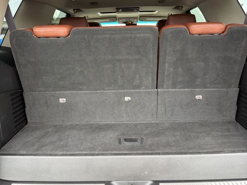 Used 2017 Cadillac Escalade Premium Luxury RWD image 11