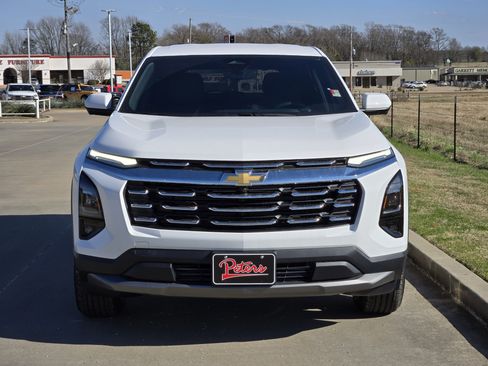 New 2026 Chevrolet Equinox LT w/ Convenience Package II image 2