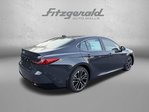 Used 2026 Toyota Camry XLE AWD/4WD image 7
