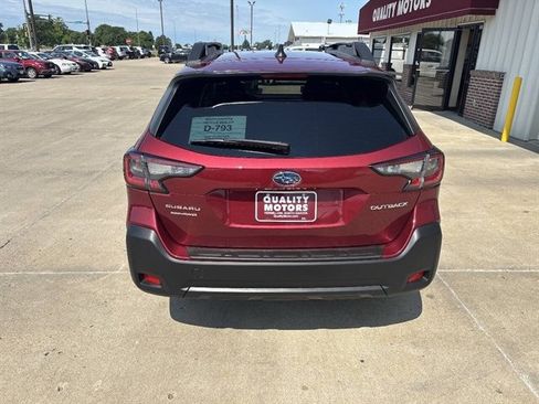 Used 2025 Subaru Outback Premium AWD/4WD image 12