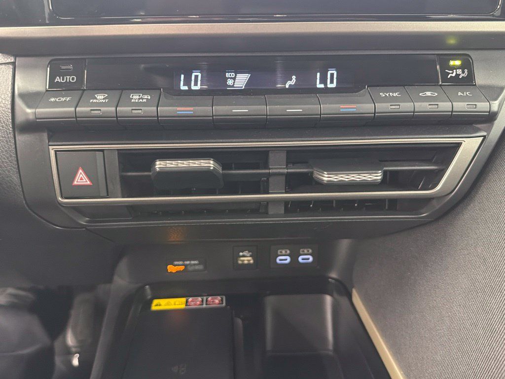 Used 2026 Toyota Camry LE FWD image 34