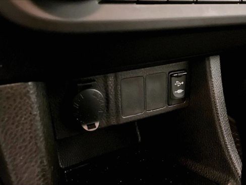 Used 2015 Toyota Corolla LE image 31