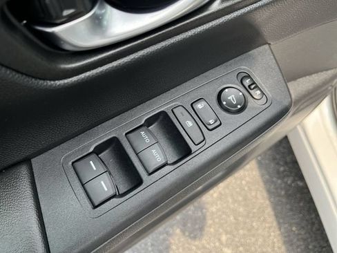 Used 2025 Honda CR-V EX image 17