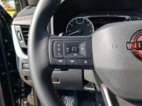 Used 2025 Nissan Rogue SV AWD/4WD image 18