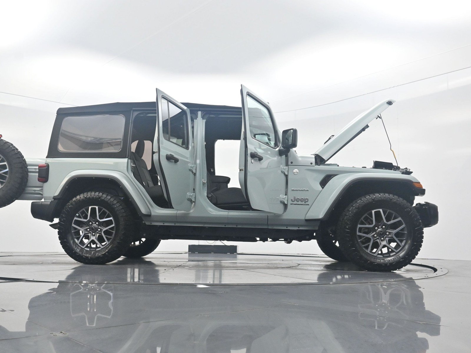 Used 2024 Jeep Wrangler Unlimited Sahara w/ Safety Group AWD/4WD image 36