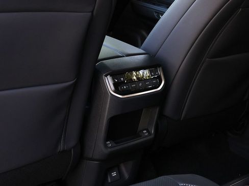 New 2026 Lexus TX 500h AWD image 17