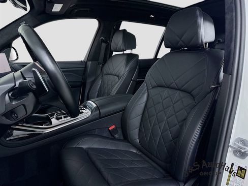 Used 2024 BMW X7 xDrive40i w/ M Sport Package image 11