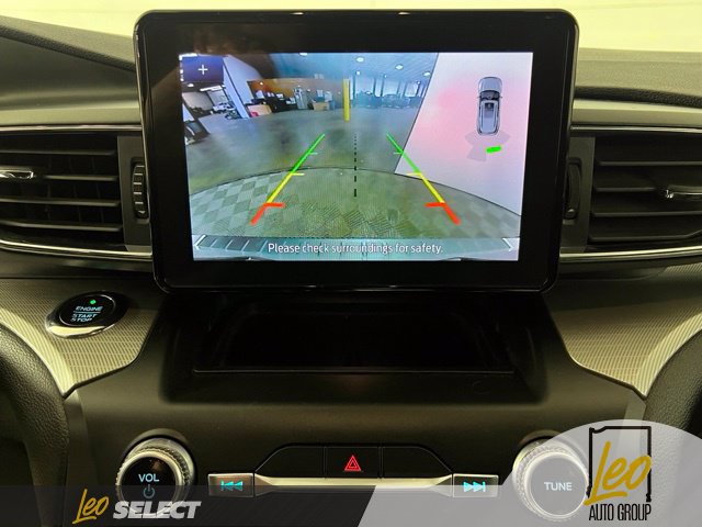 Used 2020 Ford Explorer XLT w/ Equipment Group 202A AWD/4WD image 13