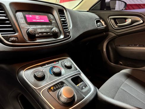 Used 2016 Chrysler 200 LX FWD image 20