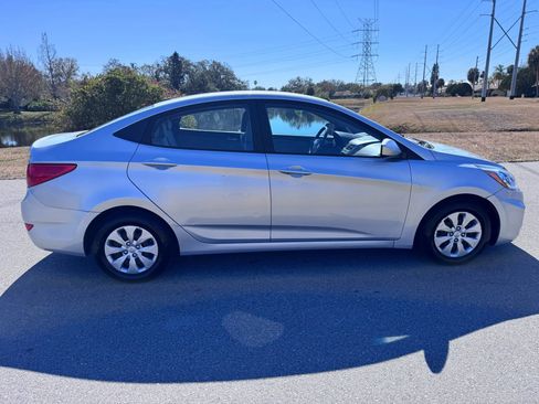 Used 2015 Hyundai Accent GLS image 3