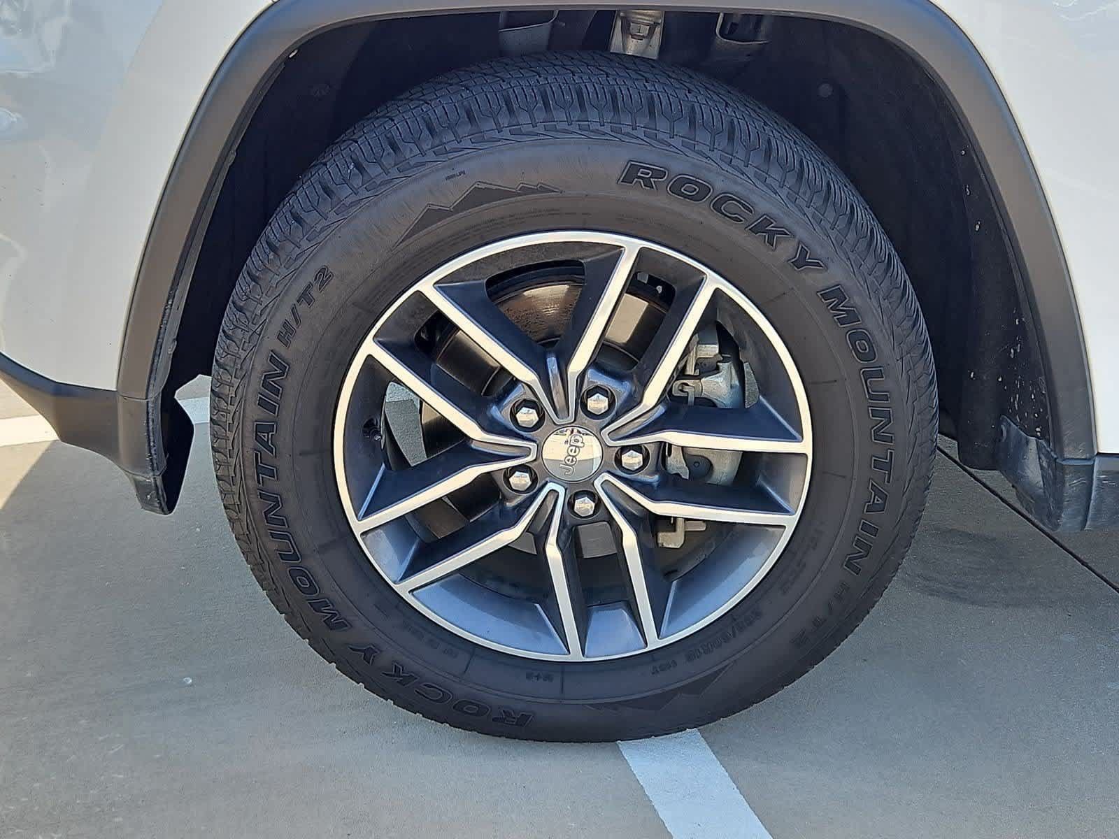 Used 2018 Jeep Grand Cherokee Limited w/ Luxury Group II RWD image 13
