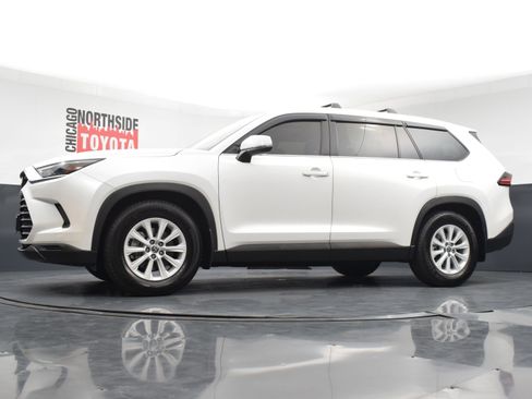 Used 2025 Toyota Grand Highlander AWD Hybrid image 29