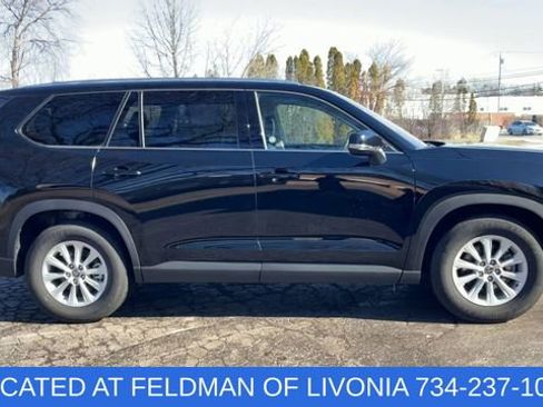 Used 2025 Toyota Grand Highlander AWD image 9