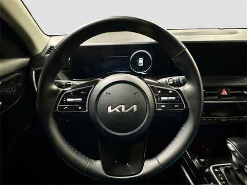 Used 2024 Kia Seltos EX image 11