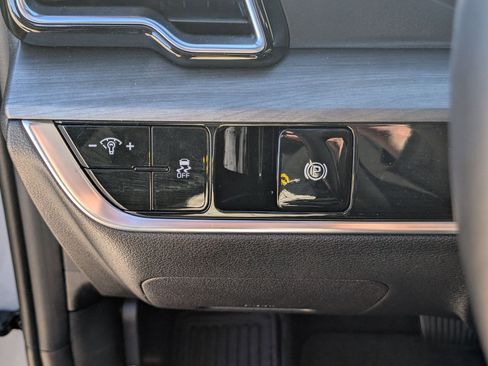 Certified 2025 Kia Sportage X-Line image 24