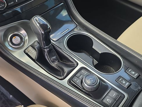 Used 2020 Nissan Maxima 3.5 SV w/ Floor Mat Group FWD image 25