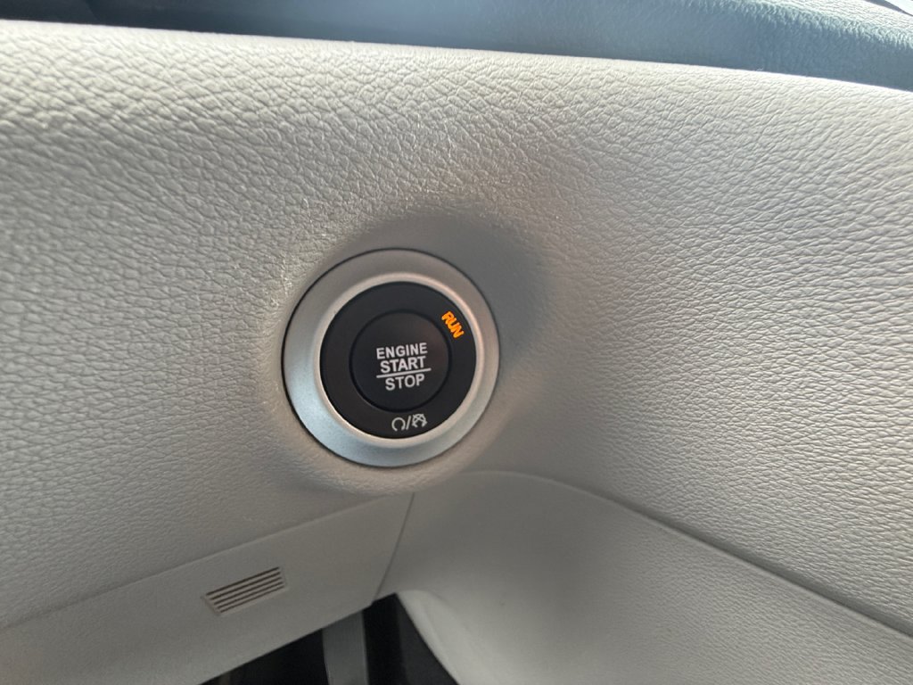 Used 2024 Chrysler Pacifica Touring-L FWD image 32