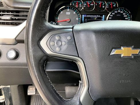 Used 2020 Chevrolet Suburban LT image 10