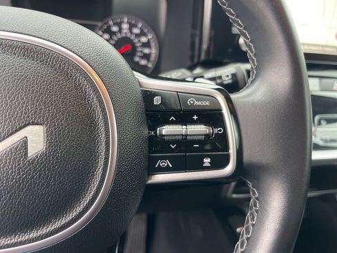 Certified 2023 Kia Sorento EX image 17