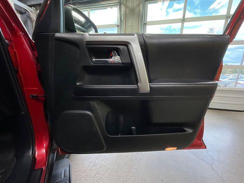Used 2018 Toyota 4Runner SR5 Premium AWD/4WD image 28