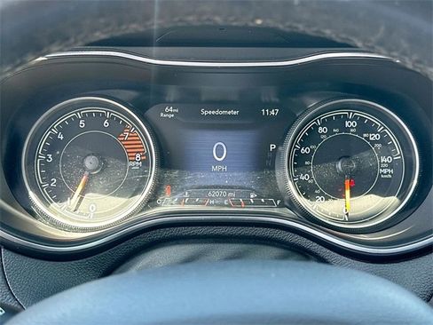 Used 2019 Jeep Cherokee Limited w/ Technology Group image 30