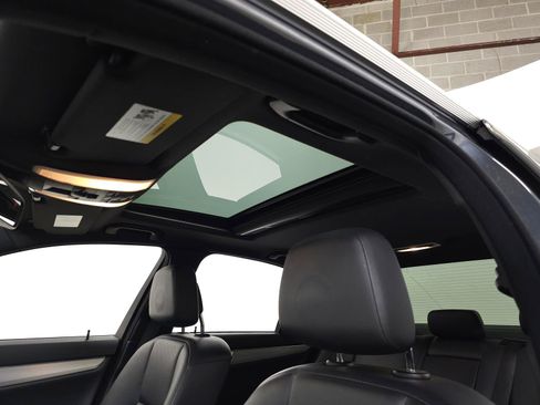 Used 2013 Mercedes-Benz C 300 4MATIC Sedan image 14