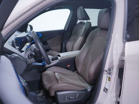 Used 2025 BMW X3 xDrive30i w/ M Sport Package image 7