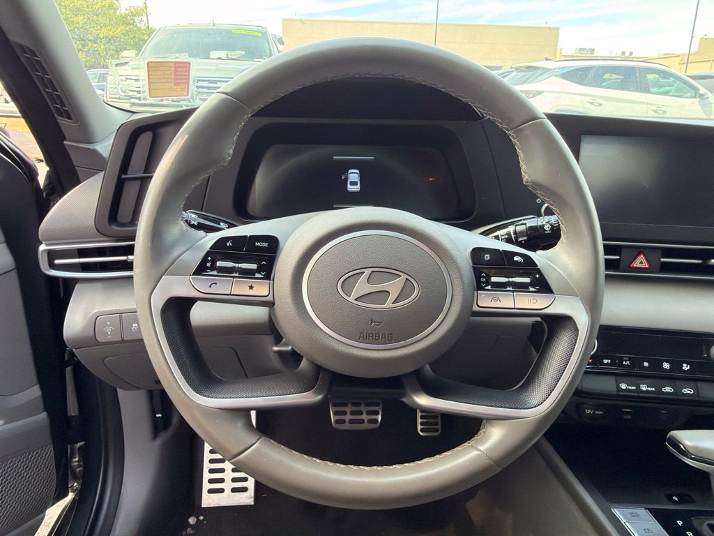 Certified 2025 Hyundai Elantra Sport FWD image 11