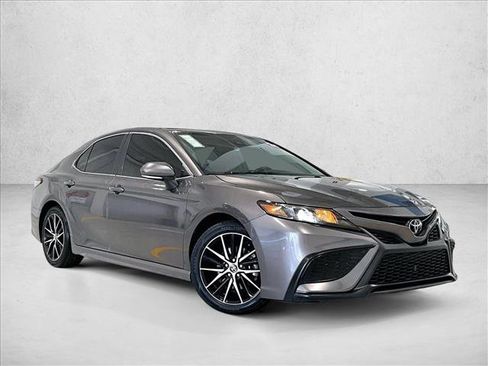 Used 2024 Toyota Camry SE w/ Convenience Package FWD image 12