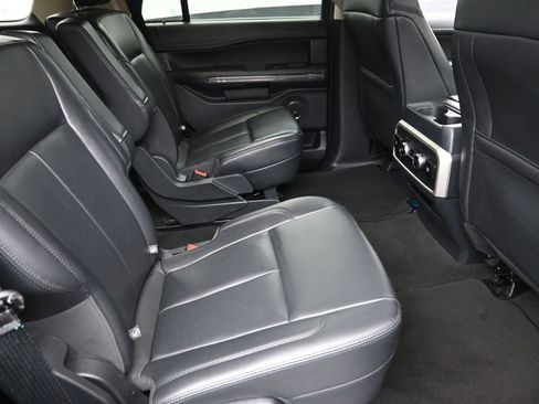 Used 2024 Ford Expedition XLT image 8