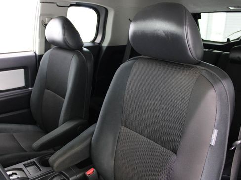Used 2008 Toyota FJ Cruiser 2WD image 52