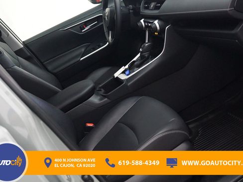 Used 2023 Toyota RAV4 XLE Premium FWD image 8